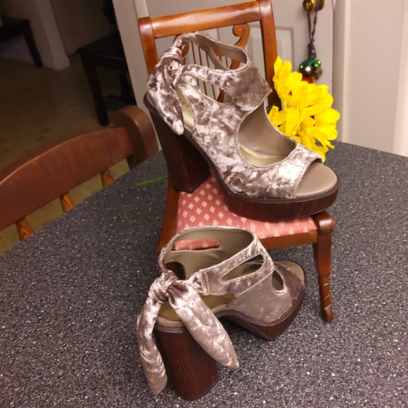VeryVOLATILE Los Angeles Shoes - Very VOLATILE TIE back heels champagne color shoes